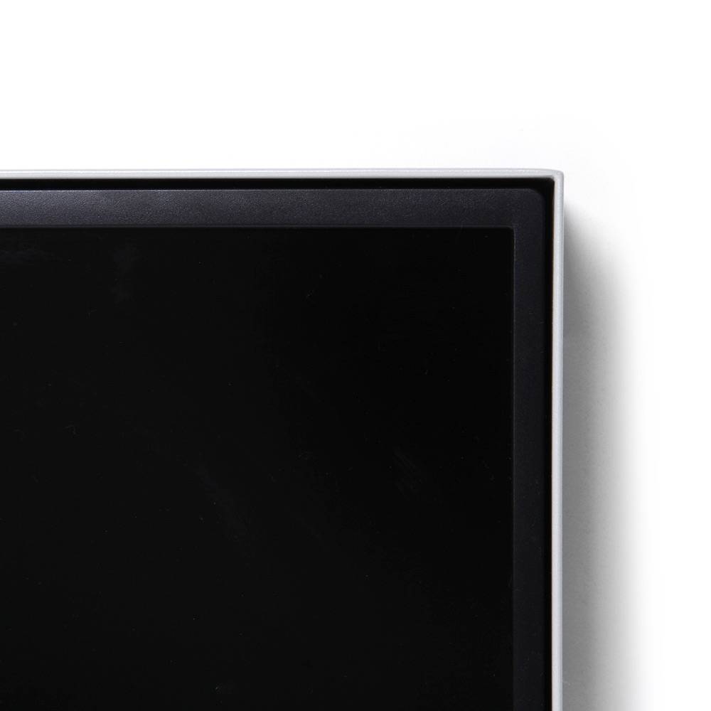 Digitalskilt for montering på vegg eller hengende fra tak, med Samsung "43 eller "50 skjerm.