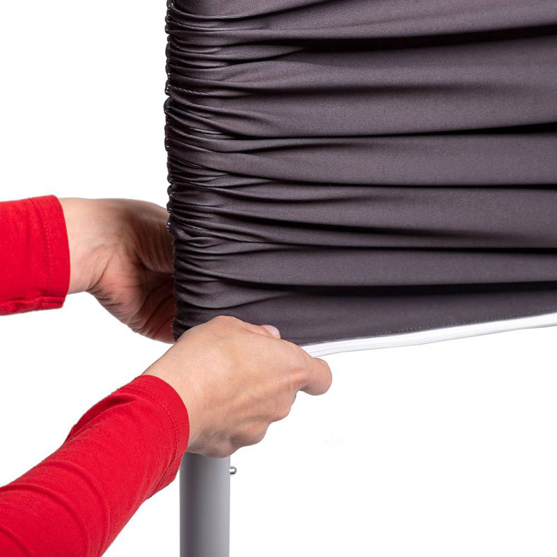 Zipper Barriere. SLav skillevegg for arrangementer, utstillinger, kjøpesentre og andre offentlige rom.