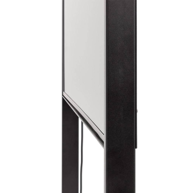 Digital Totem Sky er et skjermstativ med elegant åpen ramme rundt en 43" eller 55" Samsung skjerm.