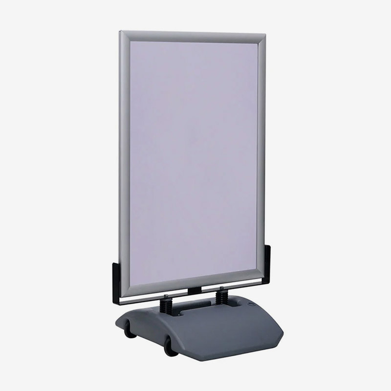 Master Wind gatebukk 70x100 cm med sand-/vanntank, hjul og klikkramme.