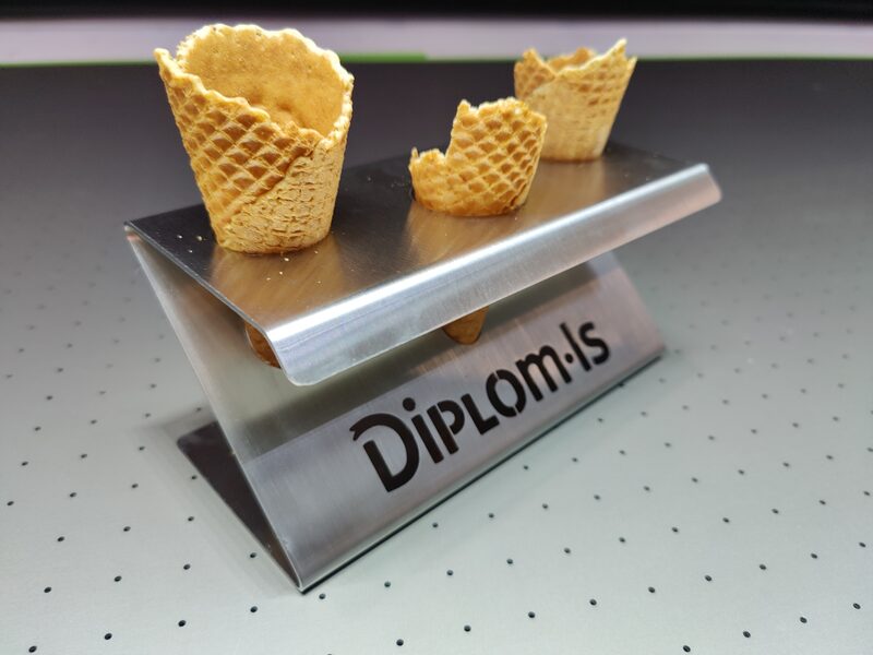 Butikkdisplay i metall for Diplom-Is